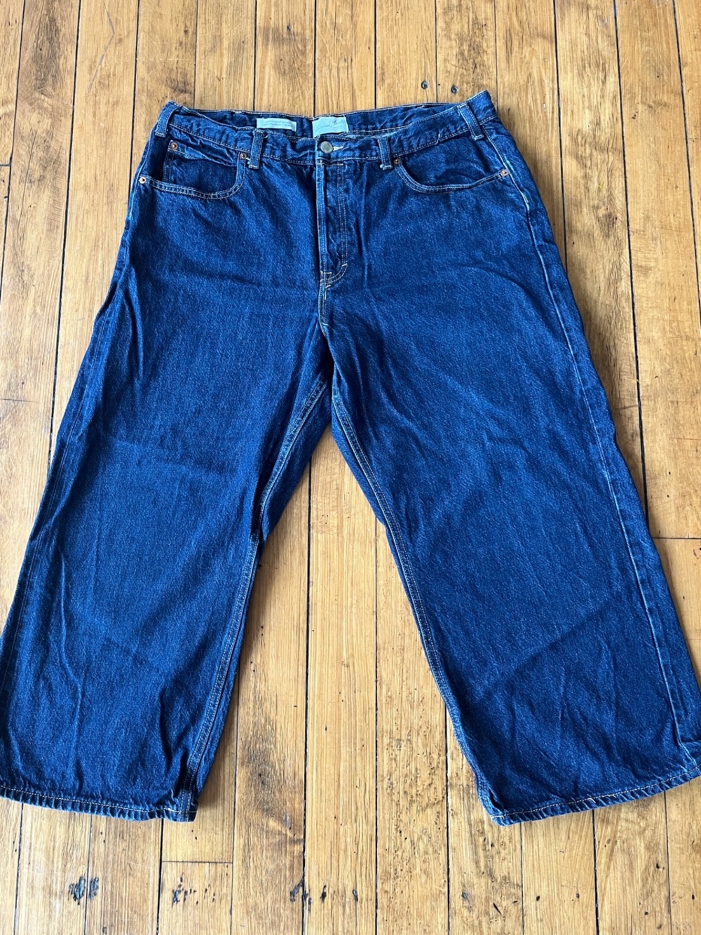 Universal Thread Women’s Relaxed Dark Blue Denim Jeans